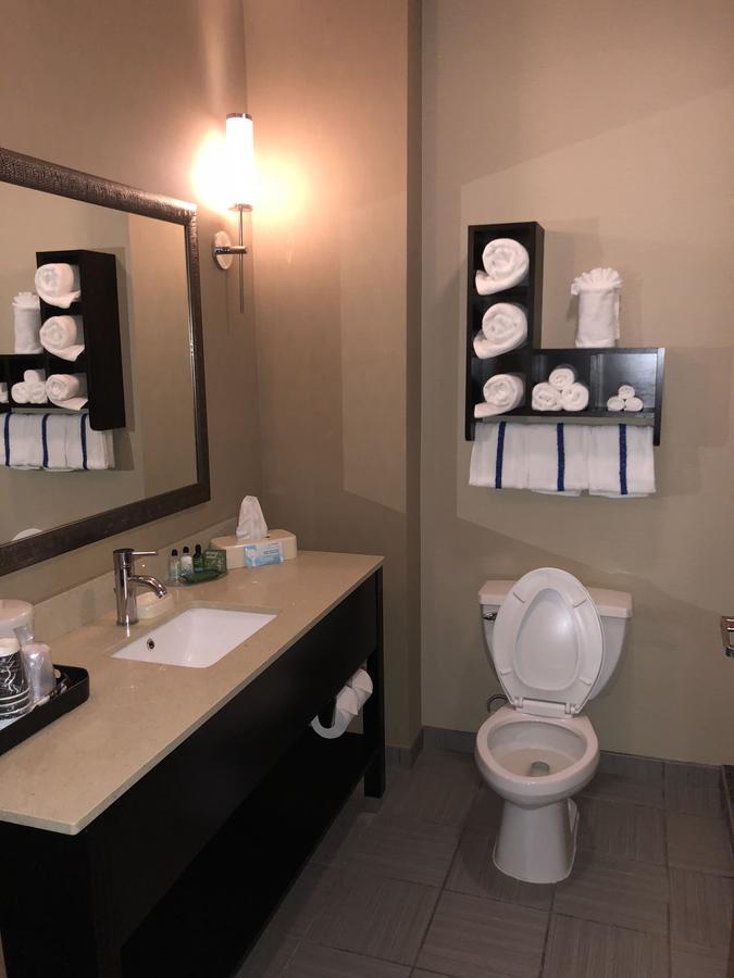Countryview Inn & Suites Robinson Exteriör bild