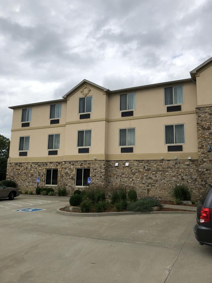 Countryview Inn & Suites Robinson Exteriör bild