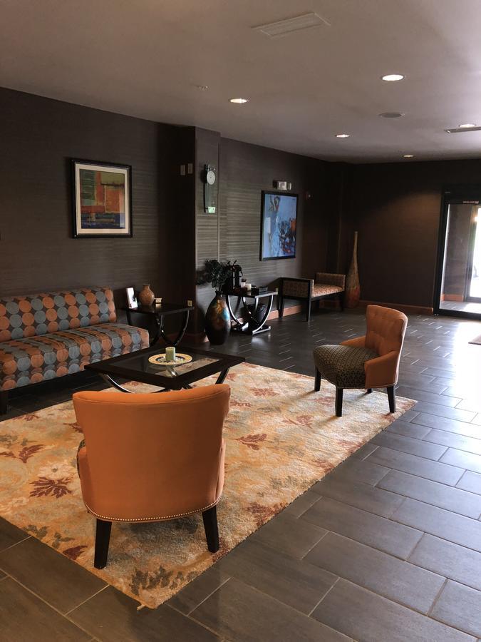 Countryview Inn & Suites Robinson Exteriör bild