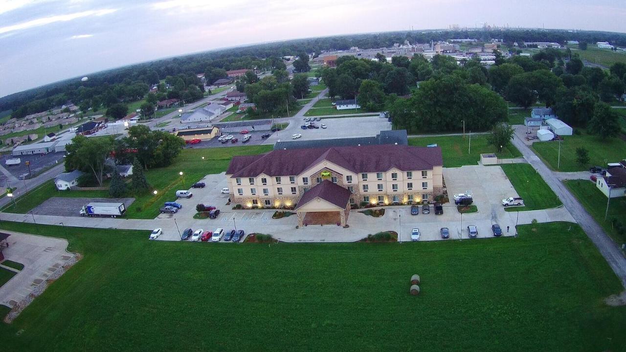 Countryview Inn & Suites Robinson Exteriör bild